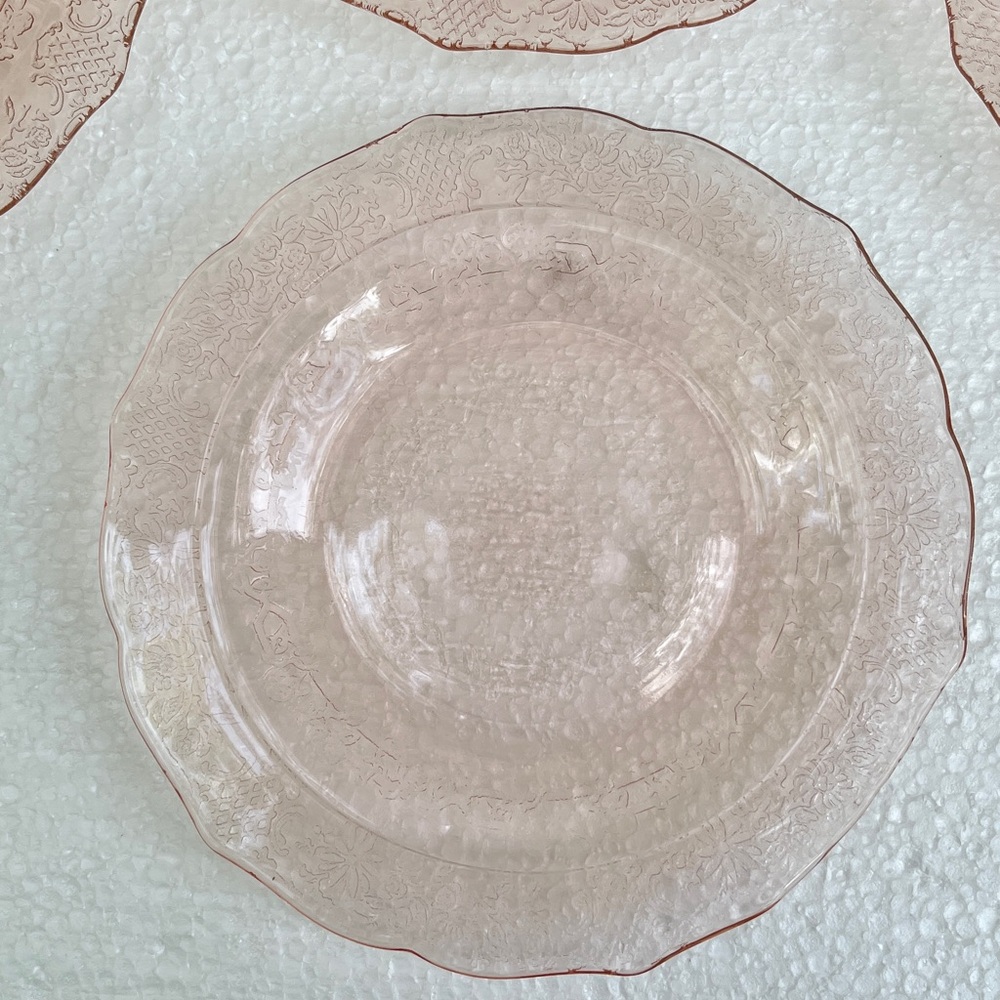 Vintage Set of 6 Federal Glass Company Normandy Pink Glass Salad Plates - Picture 2 of 5
